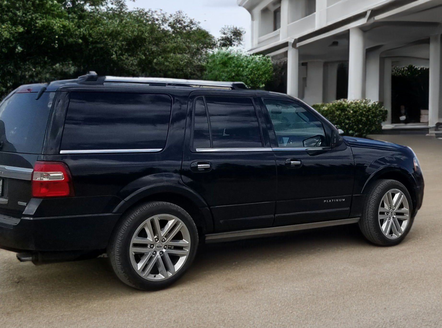 Black Ford Expedition